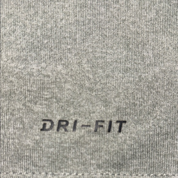 Nike Dri-Fit Gray Short Sleeve Tee Size Youth XL - Picture 4 of 5